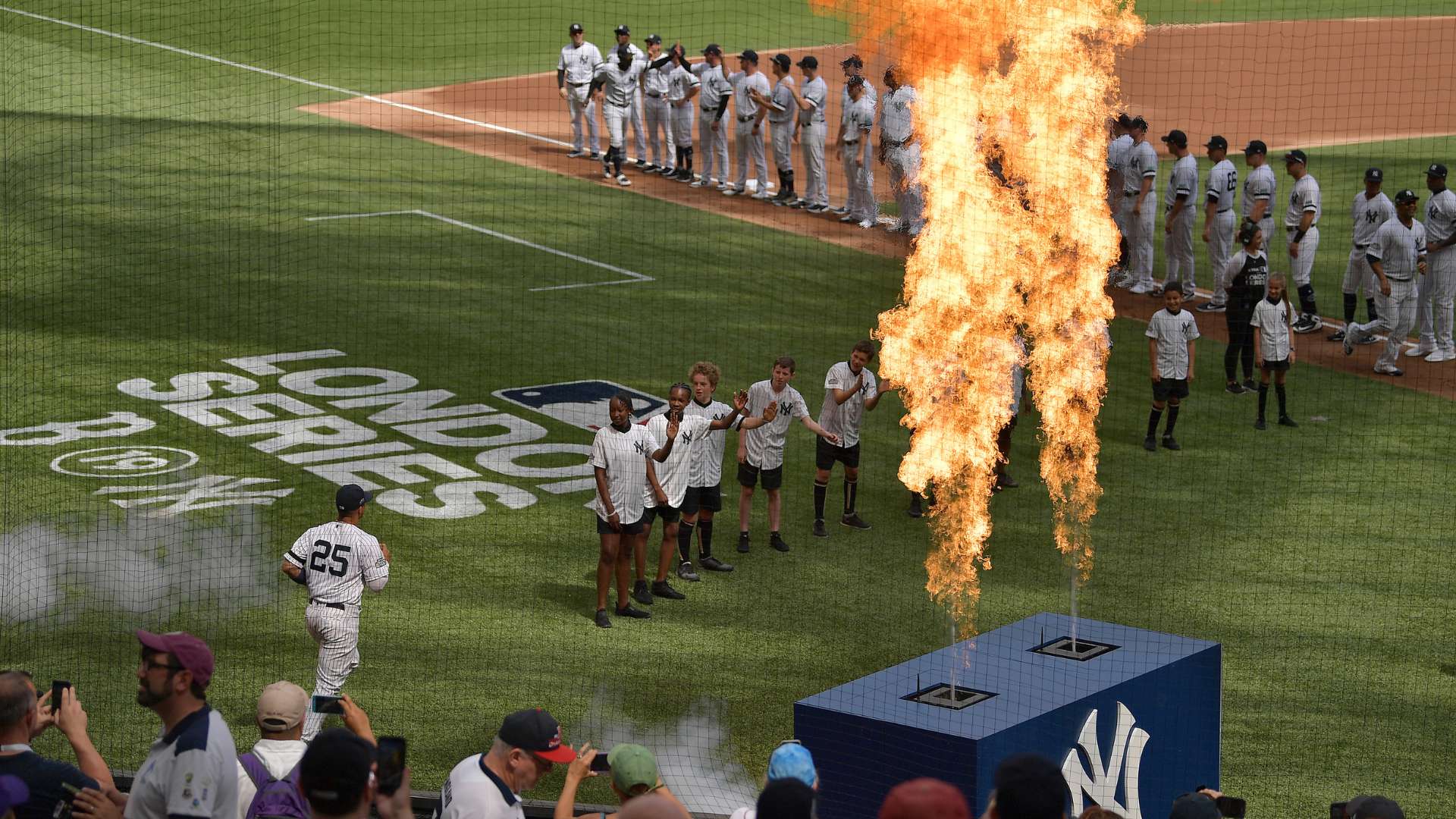 持了惊人的 持了惊人的